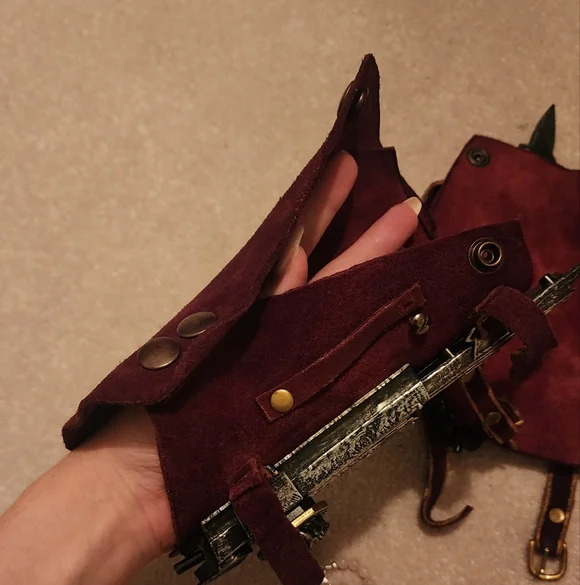 Assassin's Creed Leather Bracers With Toy Prop Hidden Blade Attachments